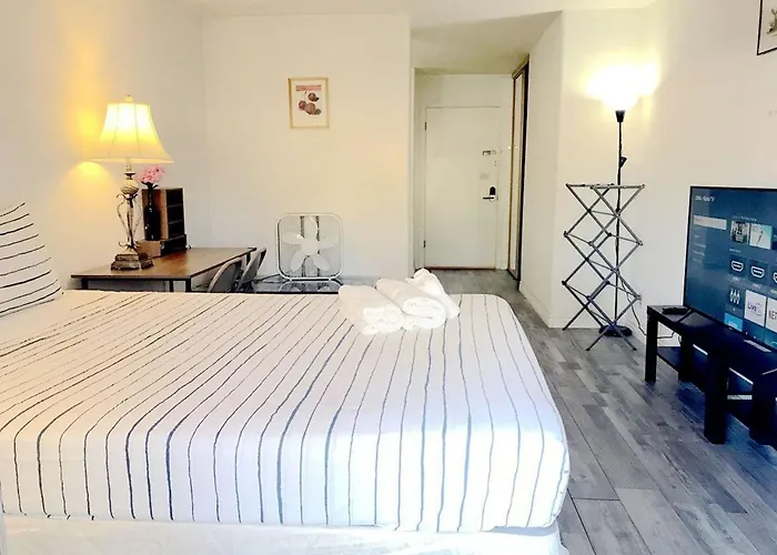 Super Bedroom With Private Bathroom 5