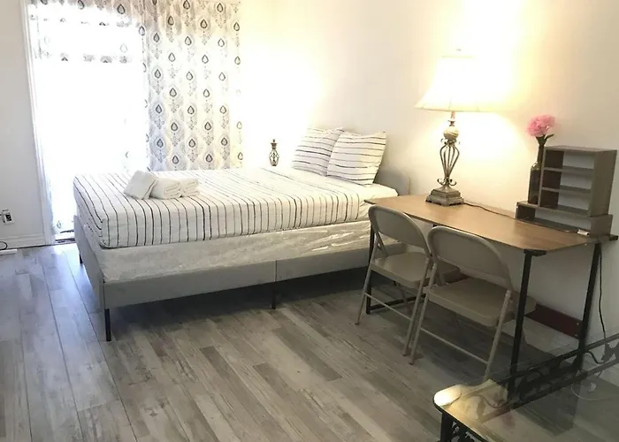 Super Bedroom With Private Bathroom 5