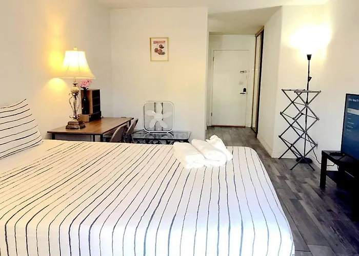 Super Bedroom With Private Bathroom 5