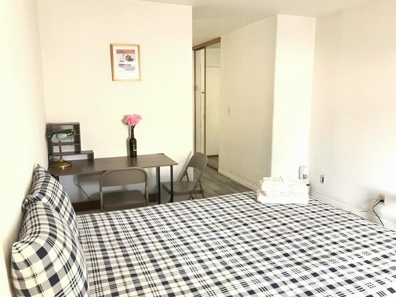 Super Bedroom With Private Bathroom 5 Privatunterkunft *